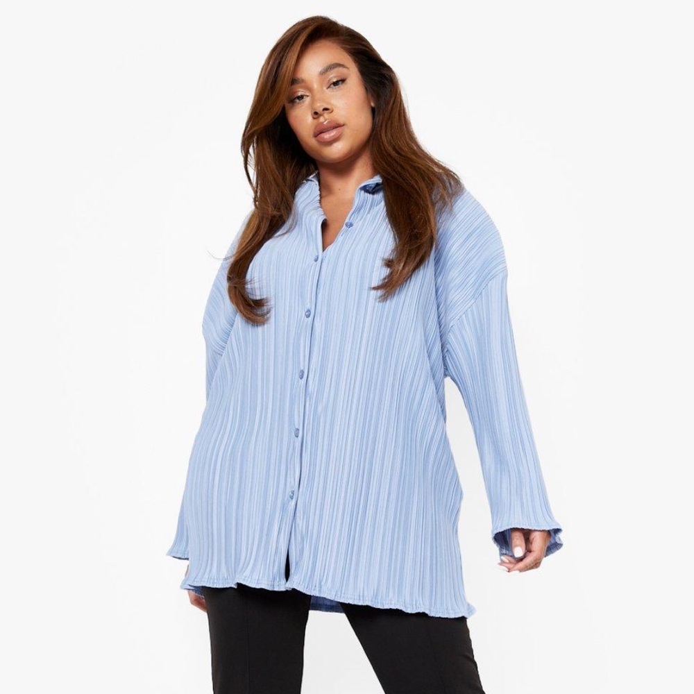 NWT Boohoo Plus Plisee Oversized Shirt.